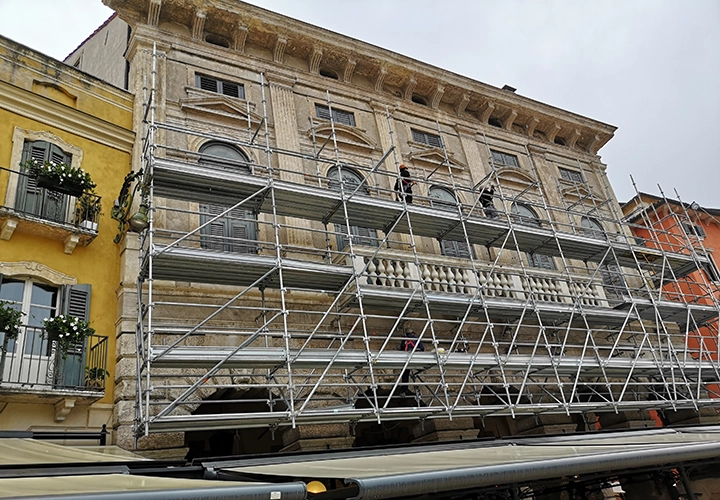 impalcatura di restauro