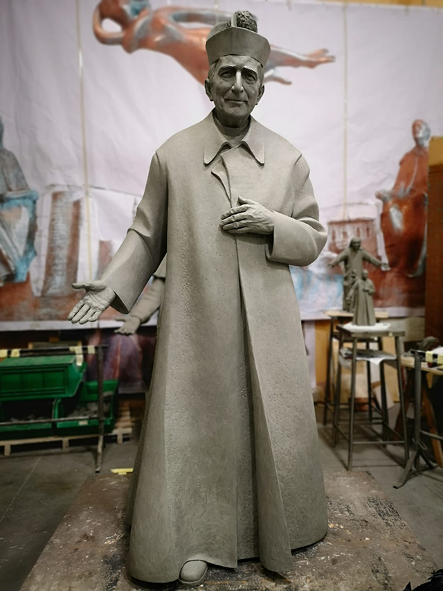 Statua realizzata per l'ospedale Sacro Cuore di Negrar a Verona