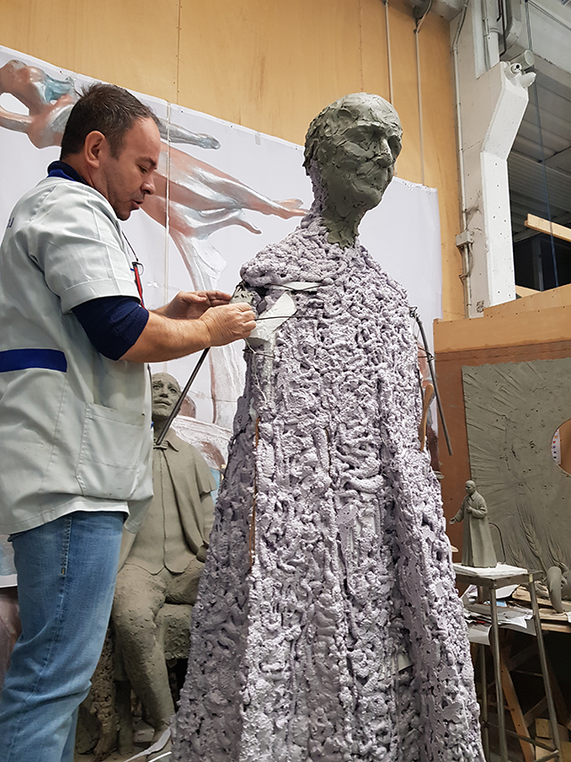Realizzazione della statua di Don Calabria per l'ospedale Sacro Cuore di Negrar a Verona