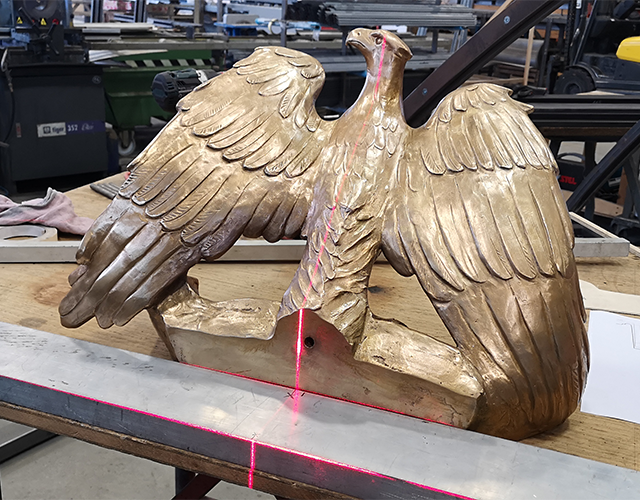 aquila in bronzo realizzata per il nuovo ambone realizzato per la basilica di San Giovanni in Laterano